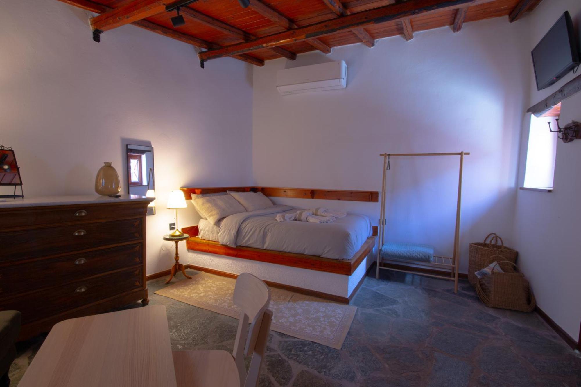 Apartamento Fteri Stone House In Platanos, Akrata Exterior foto