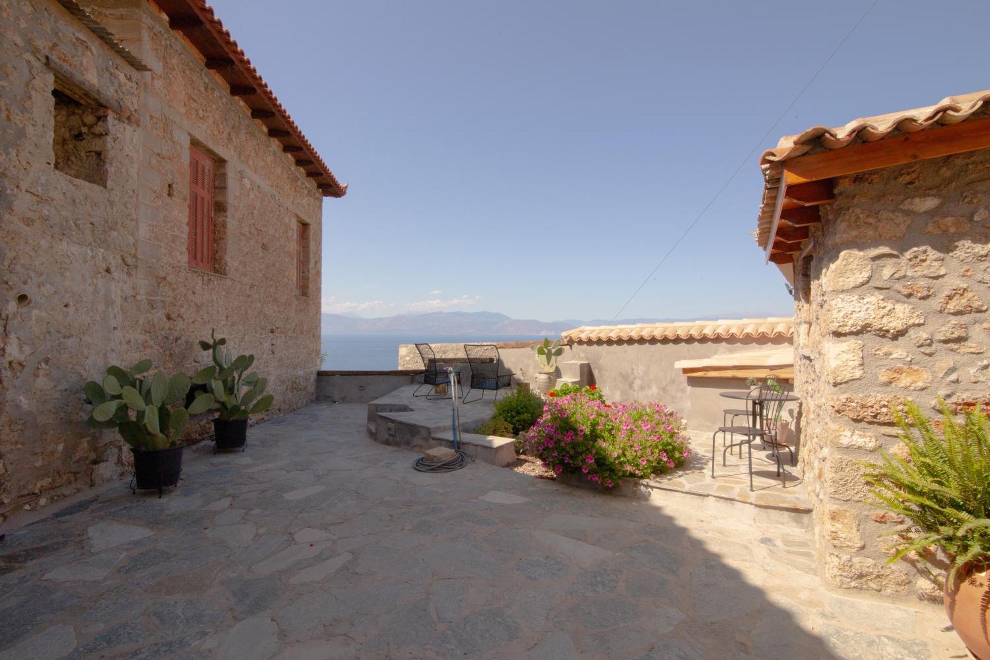 Apartamento Fteri Stone House In Platanos, Akrata Exterior foto